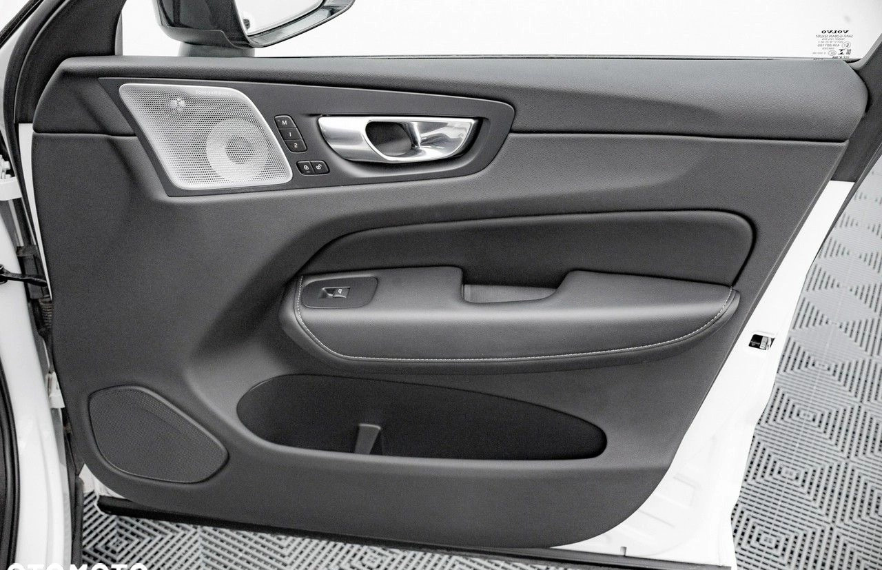 Volvo XC 60 cena 269850 przebieg: 14470, rok produkcji 2021 z Pelplin małe 781